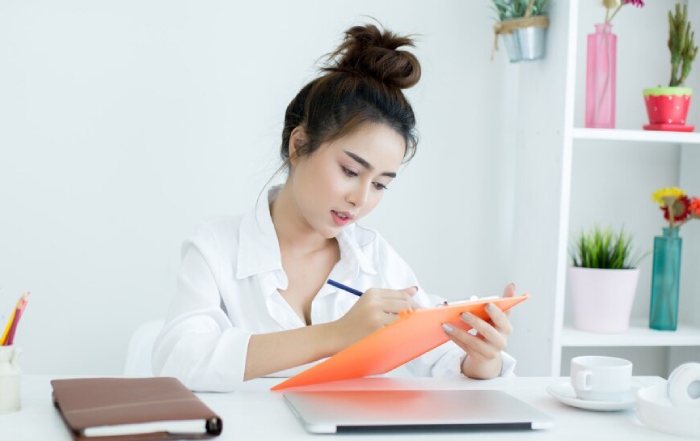 Cách làm bài PTE Essay Template có hướng dẫn chi tiết