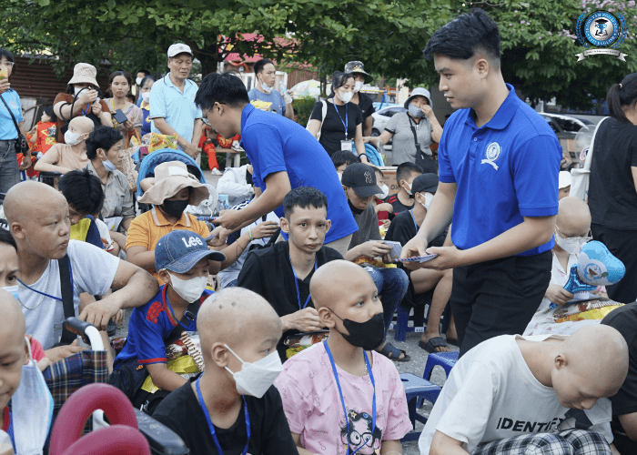Những kỷ niệm đẹp này sẽ là nguồn động viên to lớn, giúp các em vững vàng hơn trên hành trình chiến đấu với bệnh tật